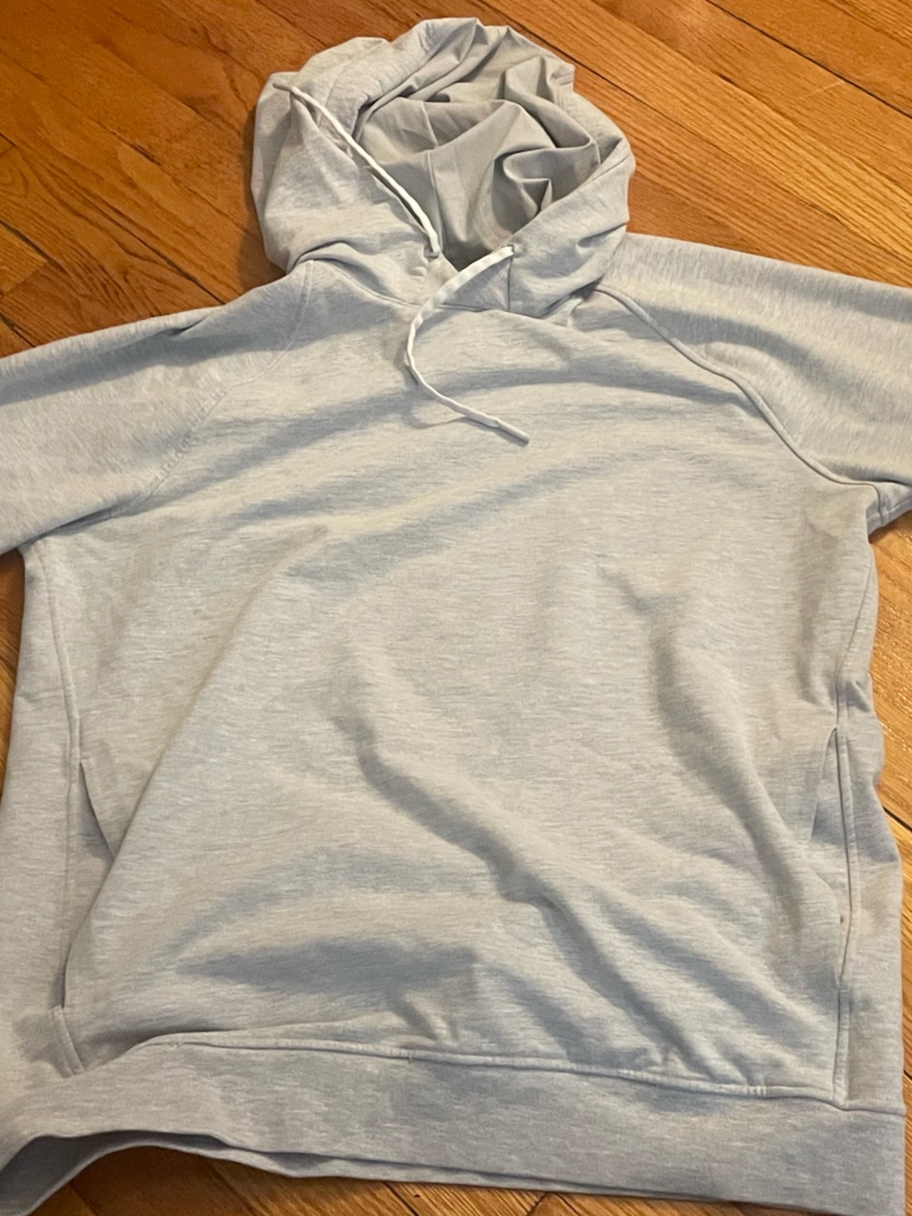 Men’s Lululemon sweatshirt